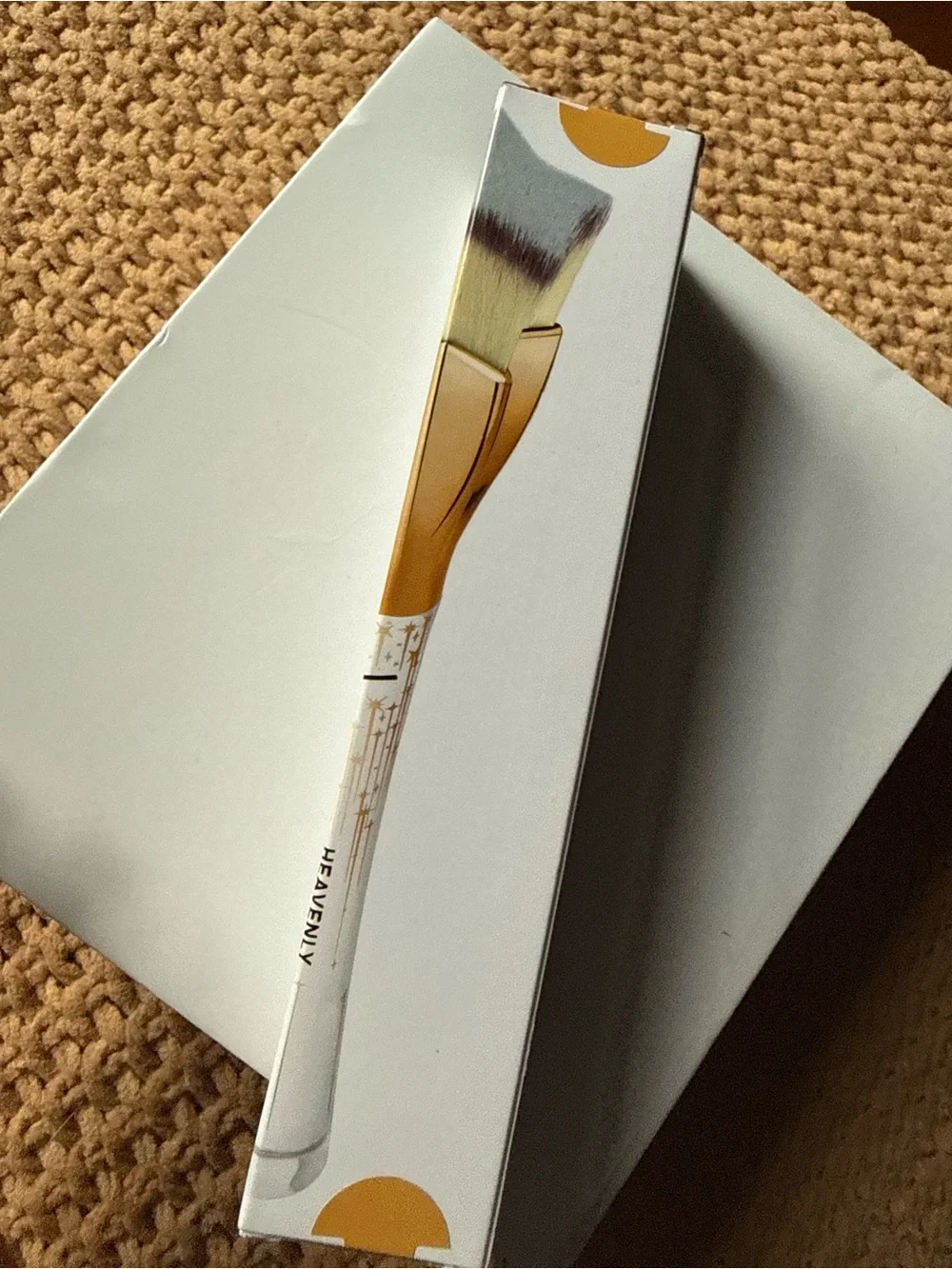 it cosmetics Limited Edition Makeup Brush in White & Gold Trim